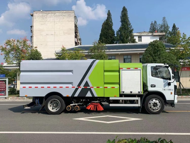 马路清扫车道路清扫车小多利卡扫路车洗扫车